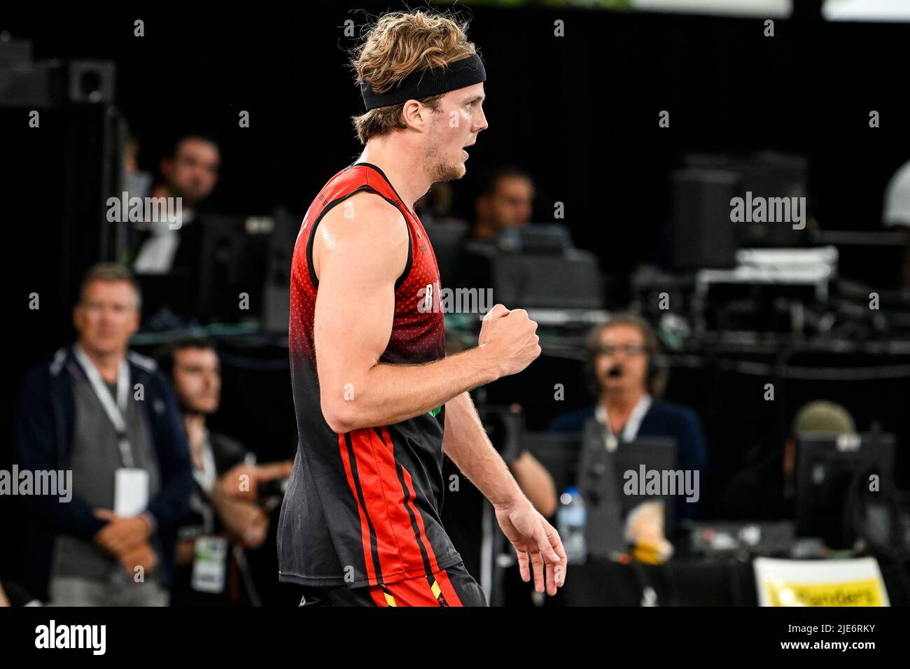 Der belgische Thibaut Vervoort feiert, nachdem er während eines 3x3-Basketballspiels zwischen Belgien und Polen im Viertelfinale der Männer bei der Weltmeisterschaft 2022 der FIBA am Samstag, den 25. Juni 2022 in Antwerpen, Punkten konnte. Die FIBA 3x3 Basket World Cup 2022 findet vom 21. Bis 26. Juni in Antwerpen statt. BELGA FOTO TOM GOYVAERTS Stockfoto