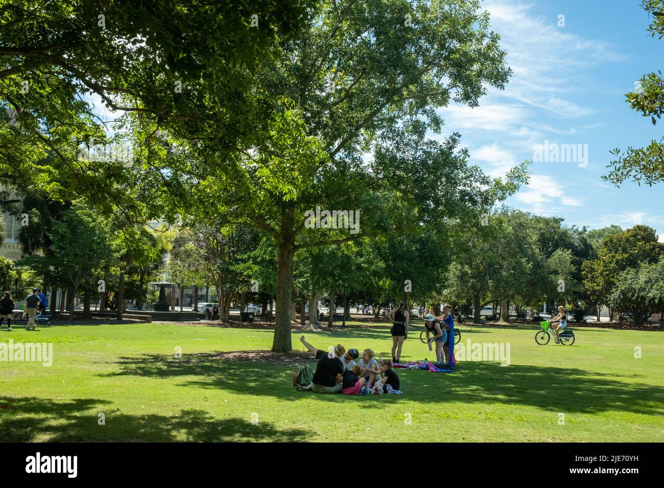 Der Sommer bietet eine große Auswahl an Optionen für Touristen und Bewohner wie Charleston, South Carolina, ein Juwel im amerikanischen Süden. Stockfoto