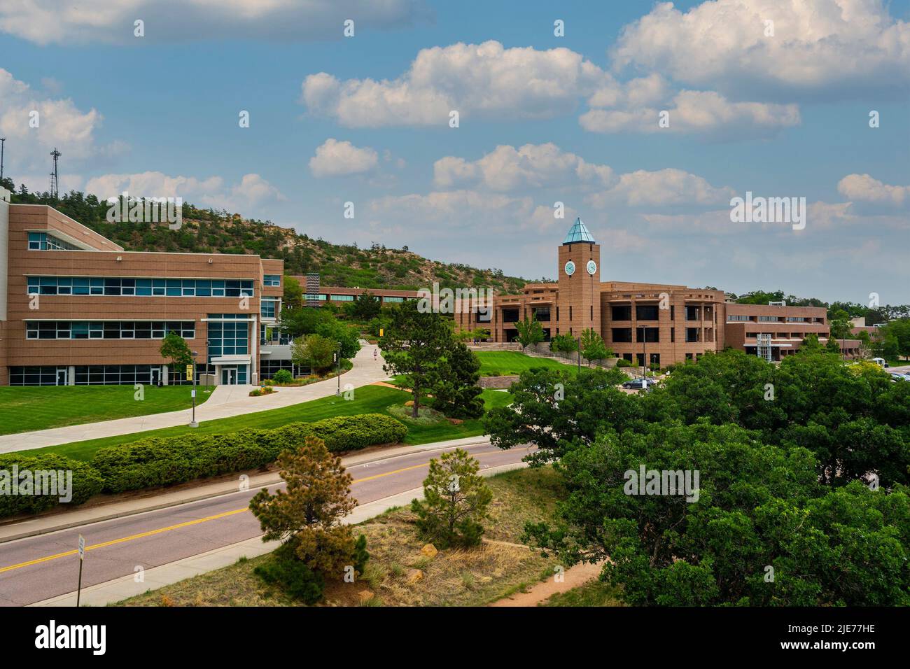 Der Campus der University of Colorado Colorado Springs während des Tages Stockfoto