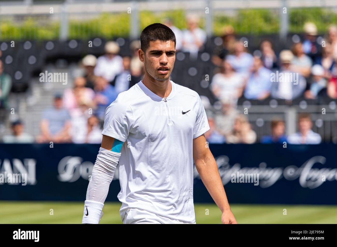 LONDON, GROSSBRITANNIEN. Juni 25, 2022. Carlos Alcaraz aus Spanien gegen Casper Ruud während der ATP EXHO Single des Giorgio Armani Tennis Classic im Hurlingham Club am Samstag, den 25. Juni 2022 in LONDON, ENGLAND. Kredit: Taka G Wu/Alamy Live Nachrichten Stockfoto