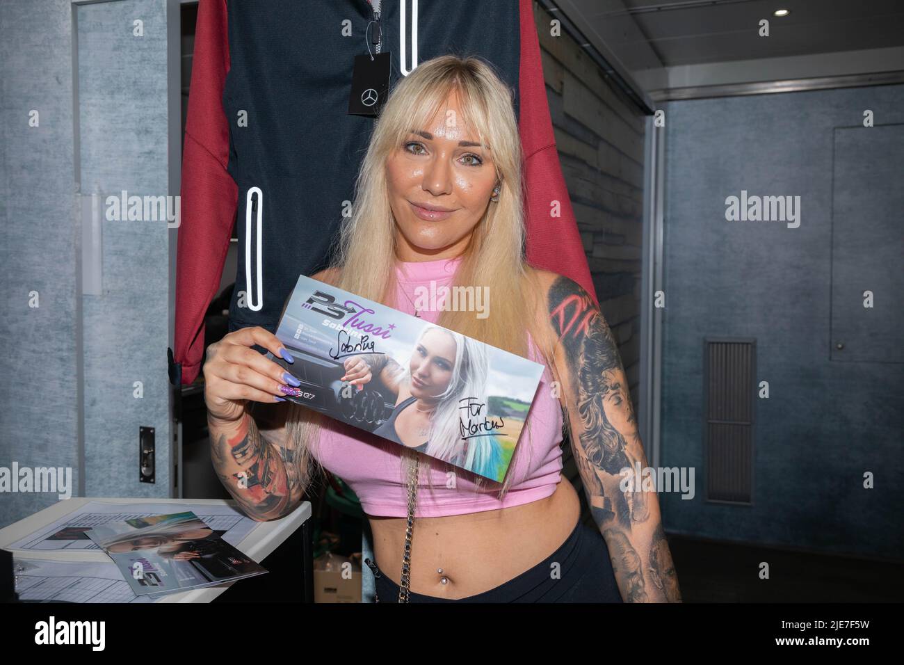 Sabrina Reiter aka PS-Tussi beim Familienfest am Mercedes Benz Standort ...