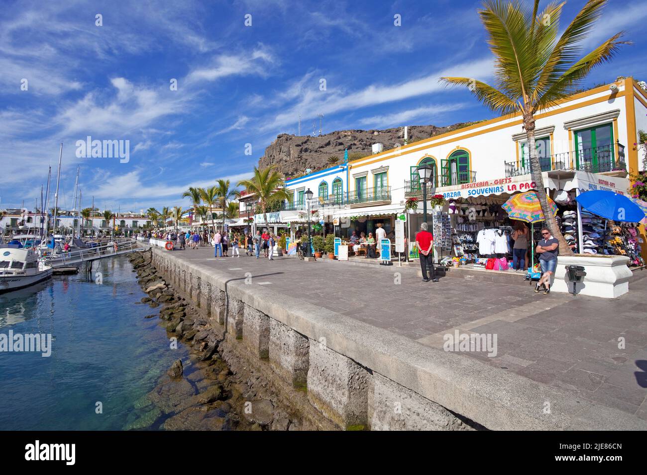 Restaurants, Bars und Souvenirläden an der Hafenpromenade, Puerto de