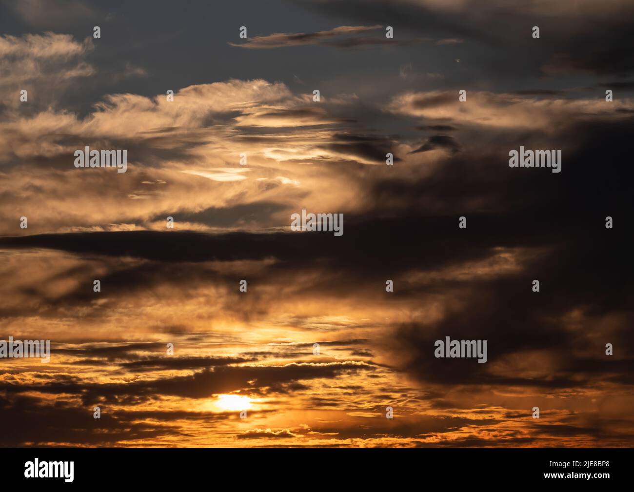 Schöne goldene Sonnenuntergang Himmel Landschaft, natürlichen Hintergrund Stockfoto
