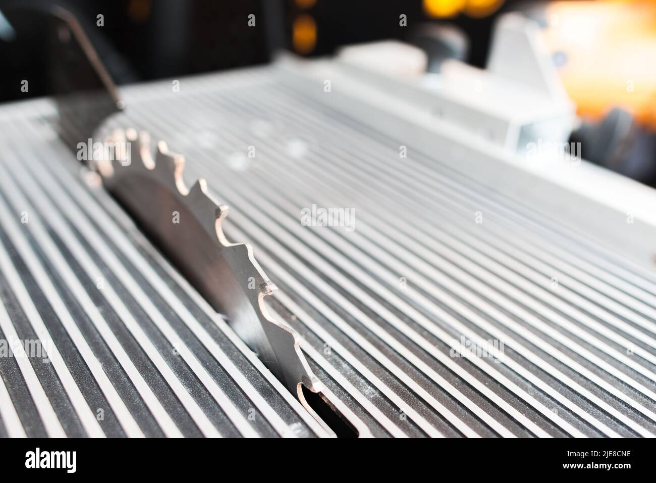 Elektrisches Sägetisch-Werkzeug für die Holzbearbeitung Stockfoto