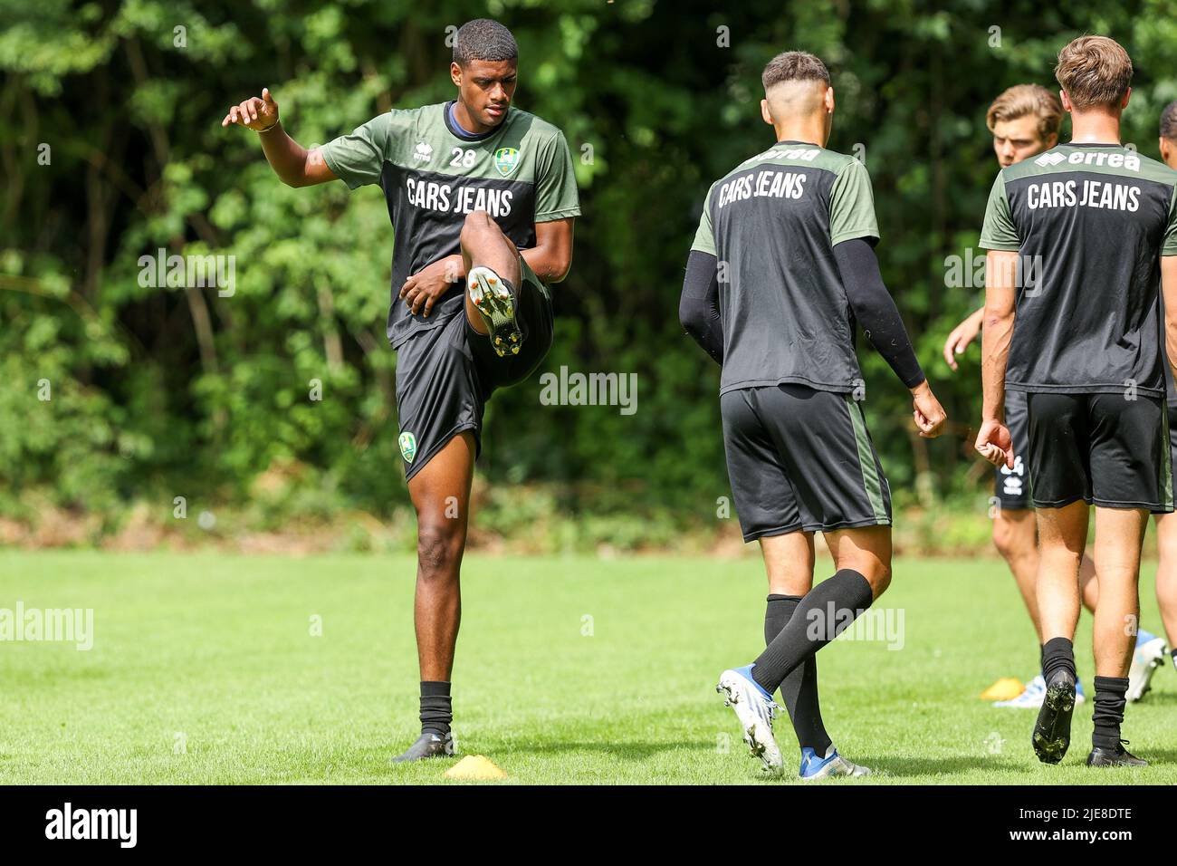 Erste trainingssaison 2022 2023 von ado den haag Fotos und