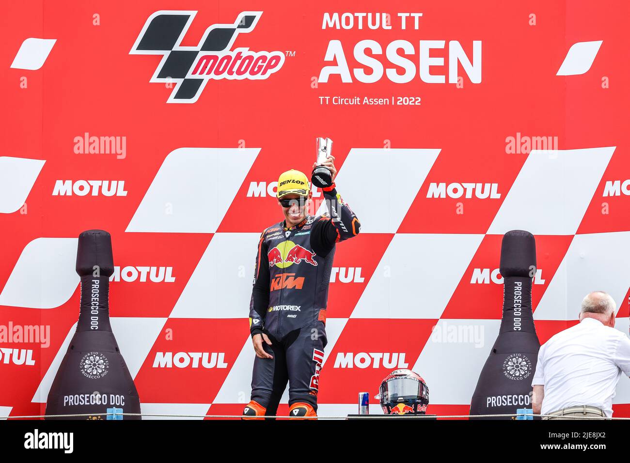 2022-06-26 13:15:41 ASSEN - Augusto Fernandez (SPA) auf seinem Kalex gewinnt das Finale Moto2 am 26. Juni 2022 auf dem TT-Kurs von Assen, Niederlande. ANP VINCENT JANNINK niederlande Out - belgien Out Stockfoto