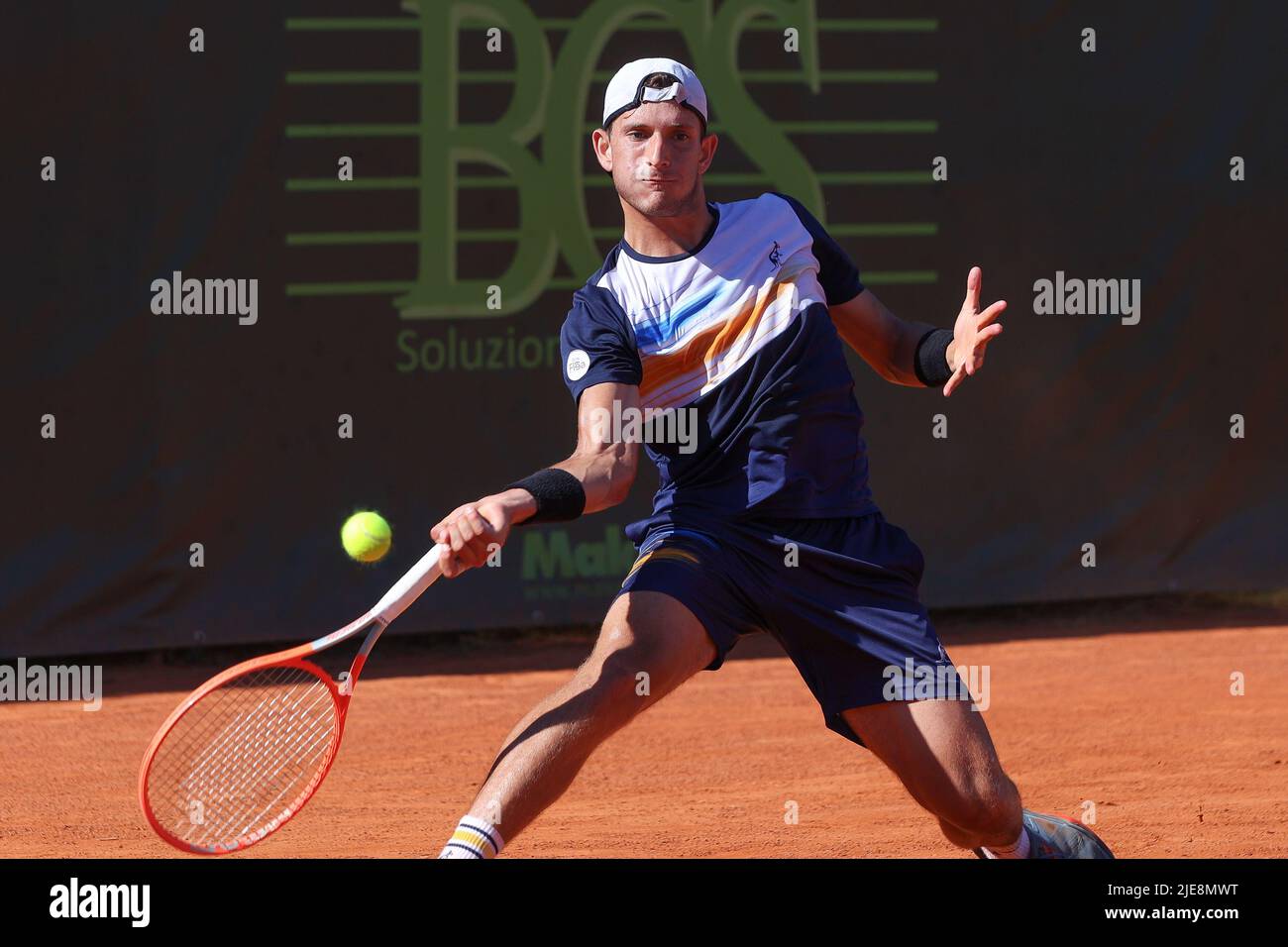 Mailand, Italien. 25.. Juni 2022. Italien, Mailand, 25 2022. juni: Francesco Passaro beim Tennisspiel FRANCESCO PASSARO (ITA) gegen FABIAN MAROZSAN (RUS) Semifinale des ATP Challenger Milan im Aspria Harbour Club (Bildnachweis: © Fabrizio Andrea Bertani/Pacific Press via ZUMA Press Wire) Stockfoto