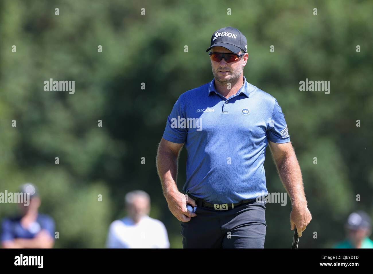 München, Deutschland. 26.. Juni 2022. Golf: European Tour, BMW International Open, 4. Runden, Männer im Golfclub München Eichenried. Ryan Fox aus Neuseeland geht den Kurs. Quelle: Christian Kolbert/dpa/Alamy Live News Stockfoto