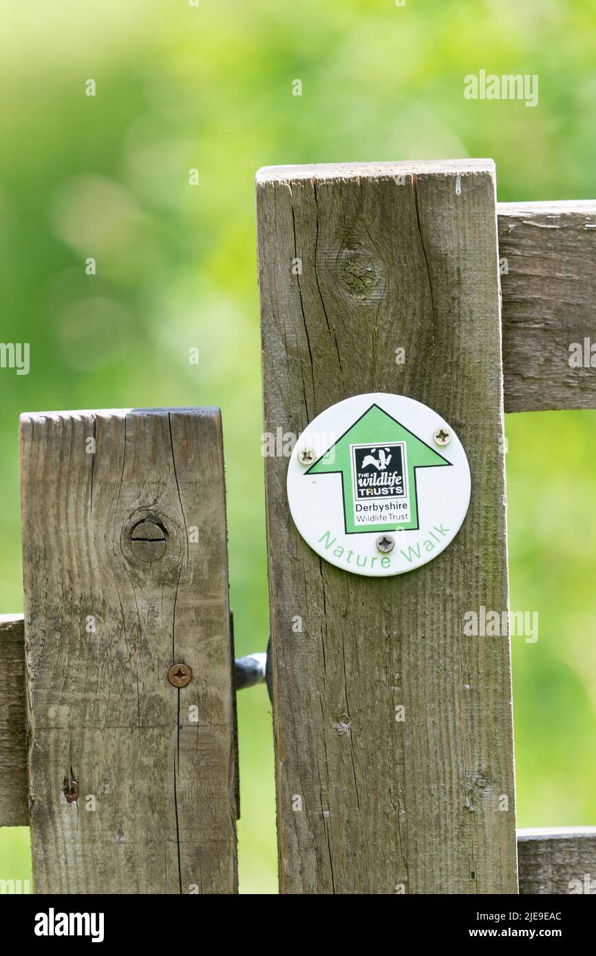 Derbyshire Wildlife Trust Nature Walk-Schild Stockfoto