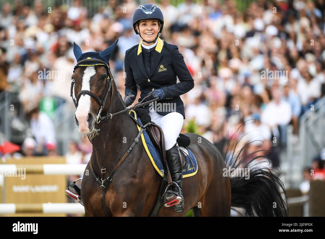 Paris, Frankreich, Frankreich. 26.. Juni 2022. Edwina FÜHRT ALEXANDER von Australien auf einer Catenda während der Longines Global Champions Tour, Paris Eiffel Jumping auf der Champs de Mars am 26. Juni 2022 in Paris, Frankreich. (Bild: © Matthieu Mirville/ZUMA Press Wire) Stockfoto