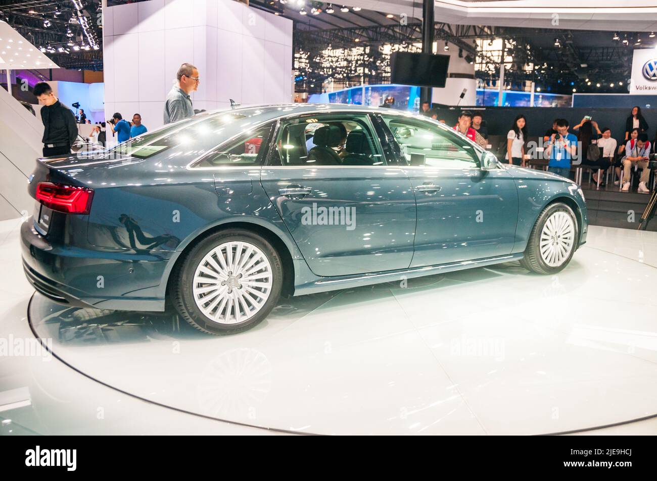 Audi A6L e-tron auf der Guangzhou Auto Show 2016 zu sehen. Stockfoto