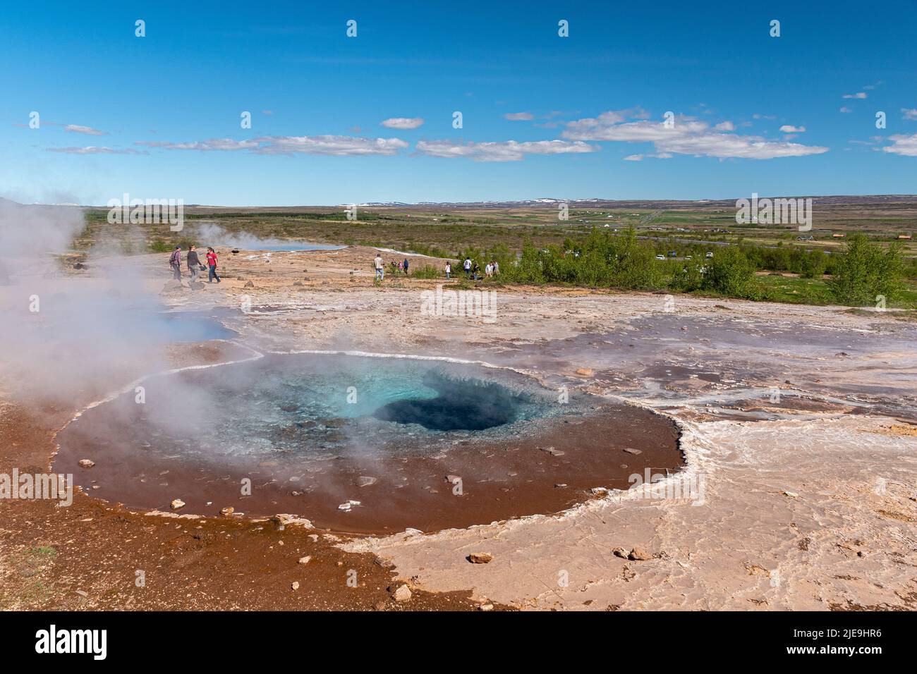 Die heiße Quelle Blesi im Geysir Geothermie-Gebiet in Island Stockfoto