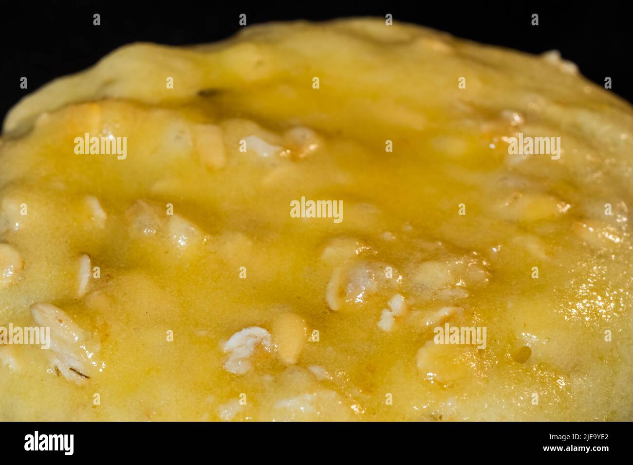 Kochen knusprige Haferflocken Cookie auf Blech im Ofen: Close up Stockfoto