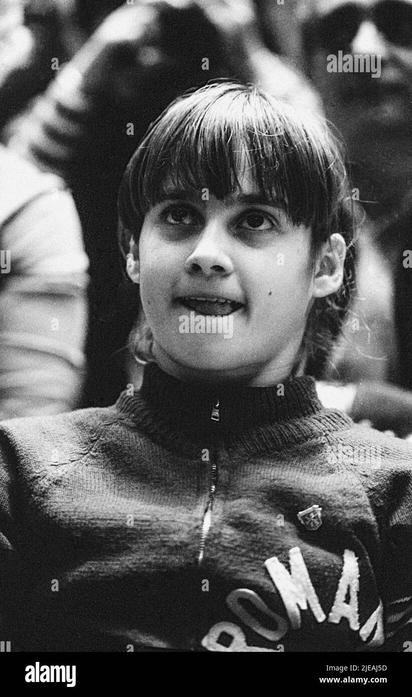 Nadia comaneci 1976 -Fotos und -Bildmaterial in hoher Auflösung – Alamy