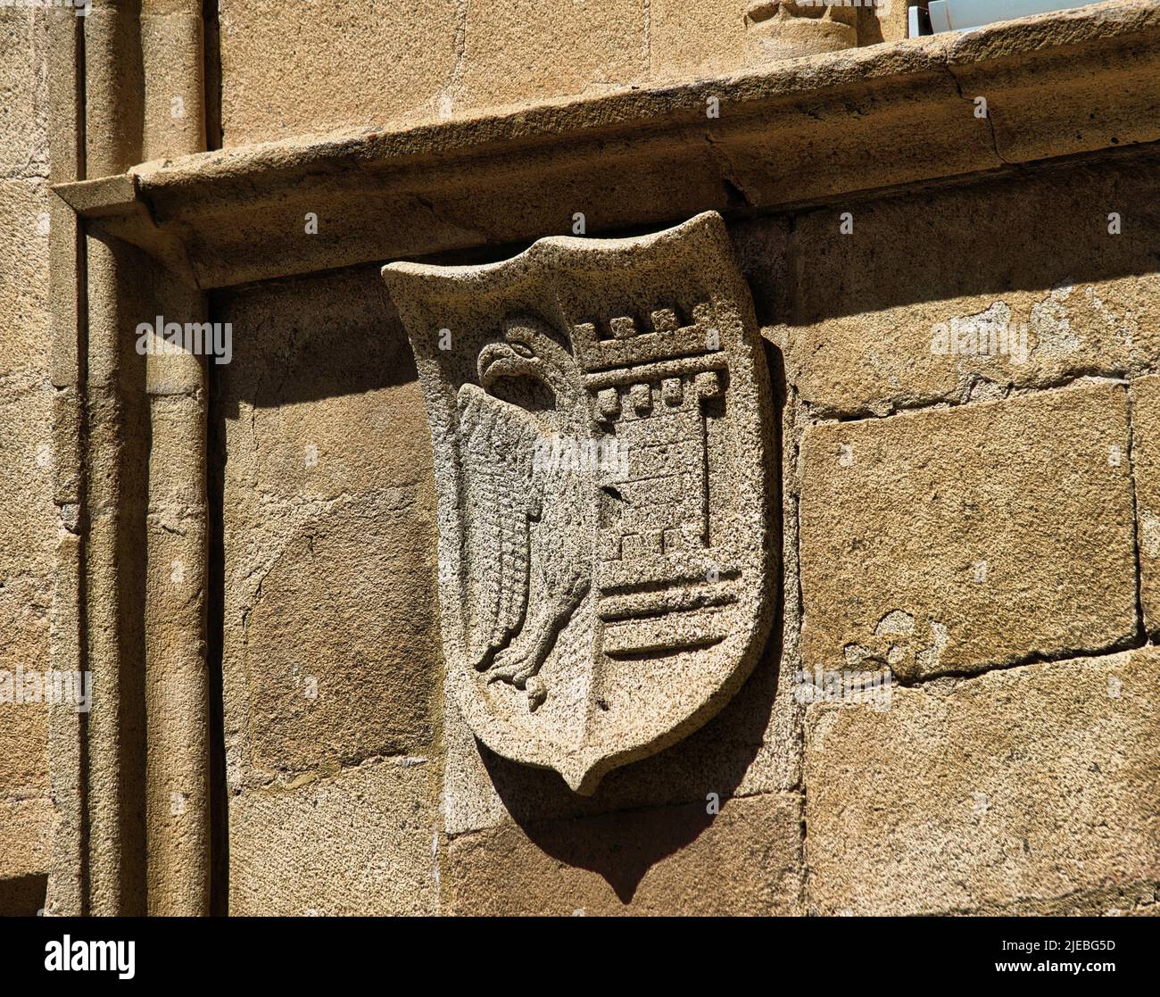 Wappen, die die spanische Stadt Caceres schmücken das wichtigste Zentrum der zivilen und religiösen Architektur für die spanische Renaissance-Stil ( Stockfoto