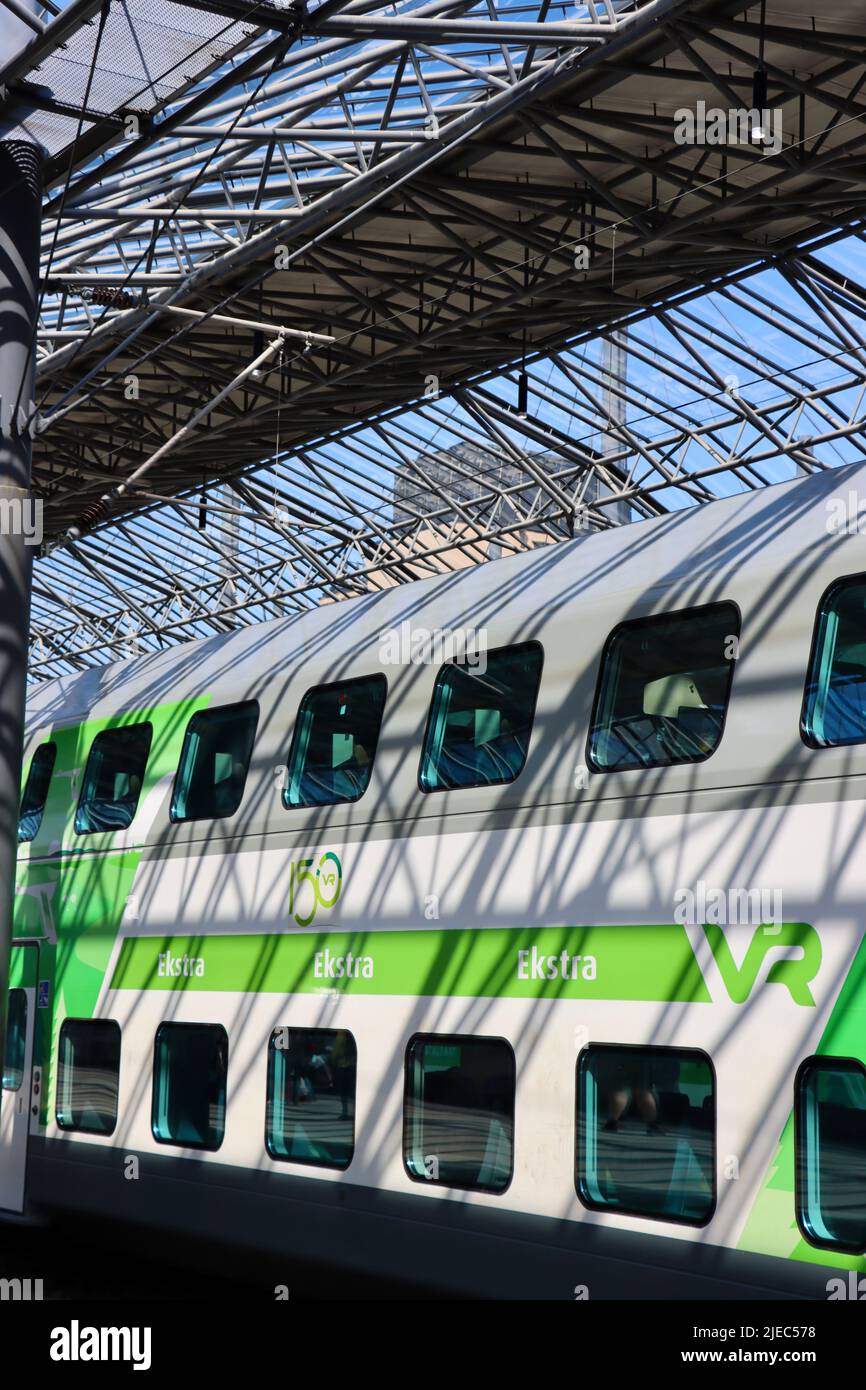 Fernzug am Helsinki Hauptbahnhof, Finnland Stockfoto