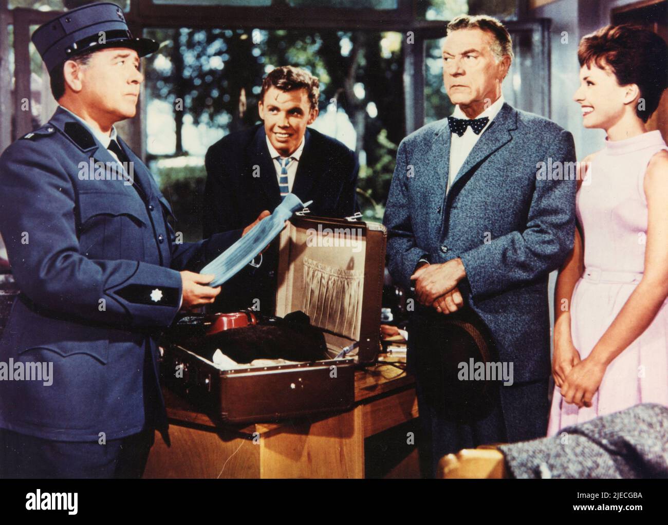 Die deutschen Schauspieler Willi Fritsch, Barbara Frey und Peter Kraus im Film What is Father Doing in Italy?, Deutschland 1961 Stockfoto