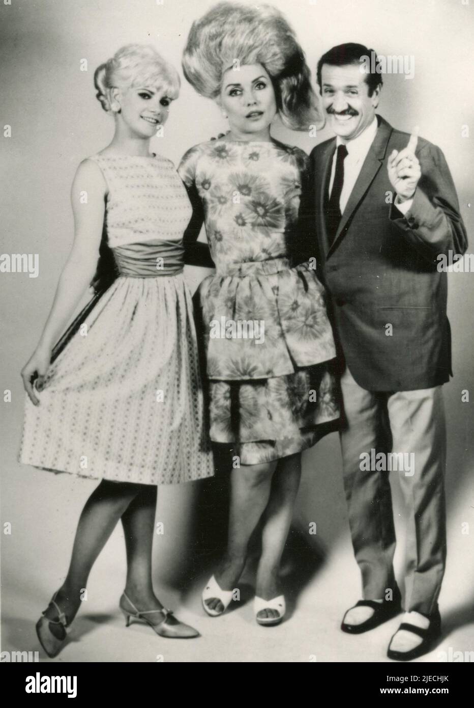Die Schauspielerinnen und Sängerinnen Colleen Fitzpatrick AKA Vitamin C und Debbie Harry sowie die Schauspielerin Sonny Bono im Film Hairspray, USA 1988 Stockfoto