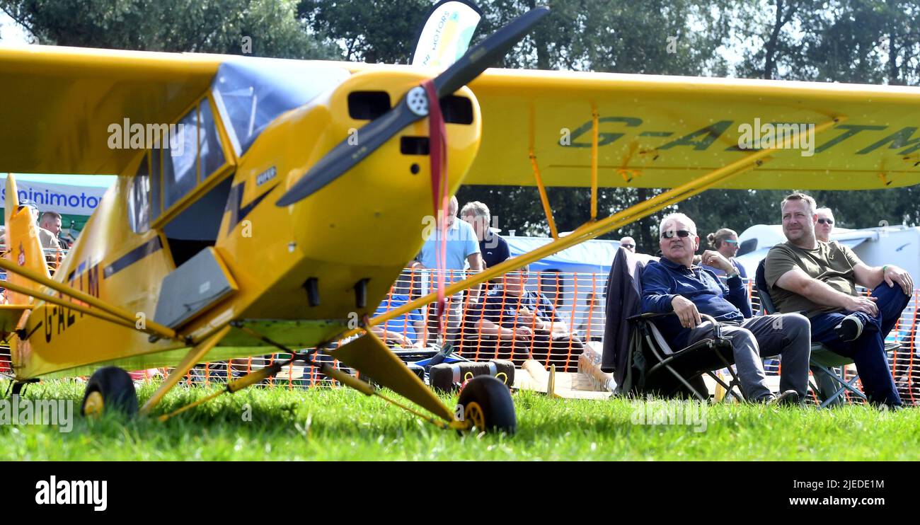 Diese großartigen Männer in ihren Flugmaschinen : die LMA Large Model Airshow in Much Marcle in Herefordshire über das Wochenende Samstag 4.-Sonntag 5. September 2021 wo: Much Marcle, Herefordshire, Großbritannien Wann: 04 Sep 2021 Kredit: Paul Nicholls/WENN Stockfoto