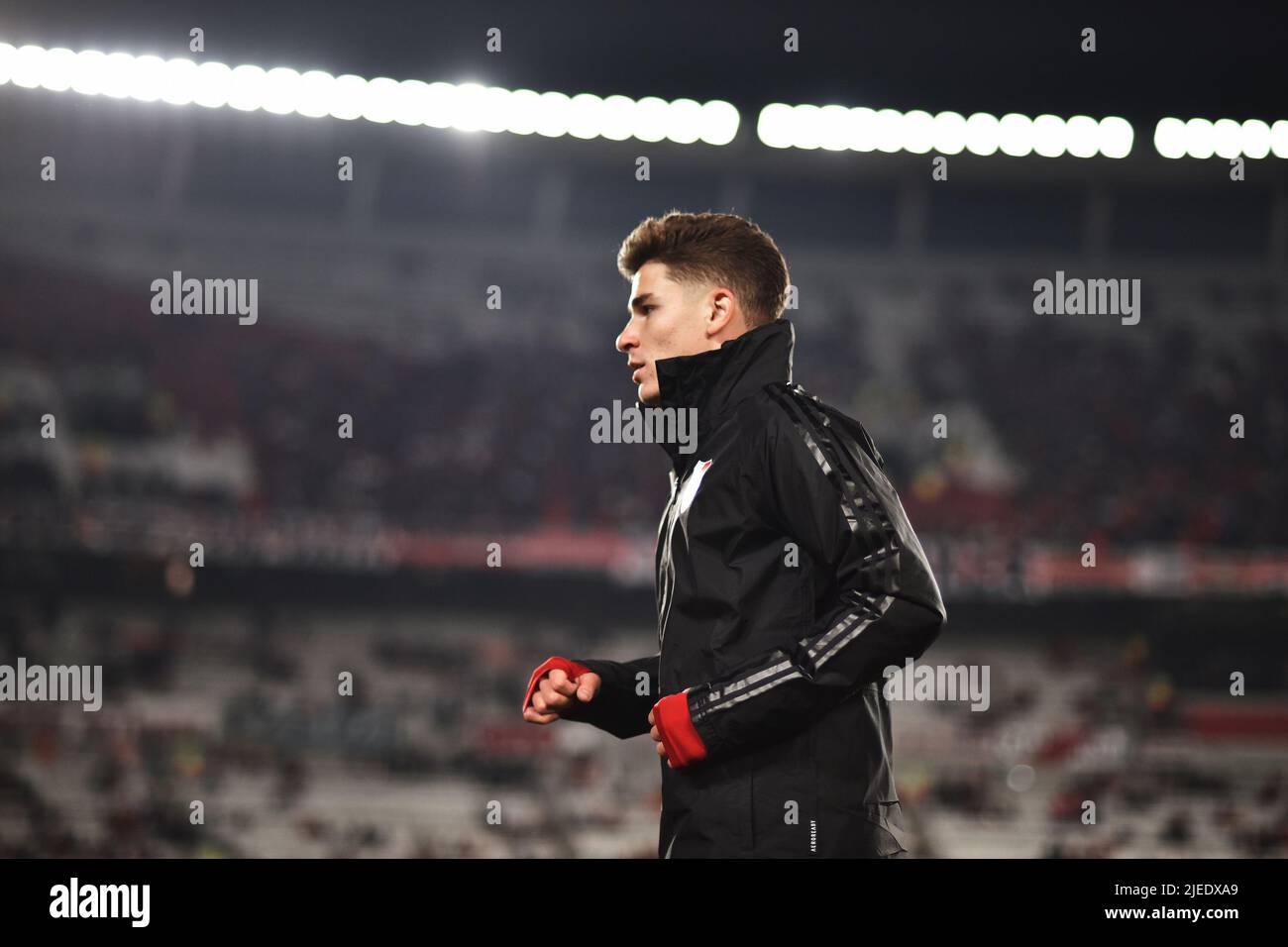 Buenos Aires, Arg - Juni 11. Julian Alvarez von River Plate während eines Liga-de-FP-Spiels zwischen River und Atlético Tucumán im Estadio Monumental Stockfoto