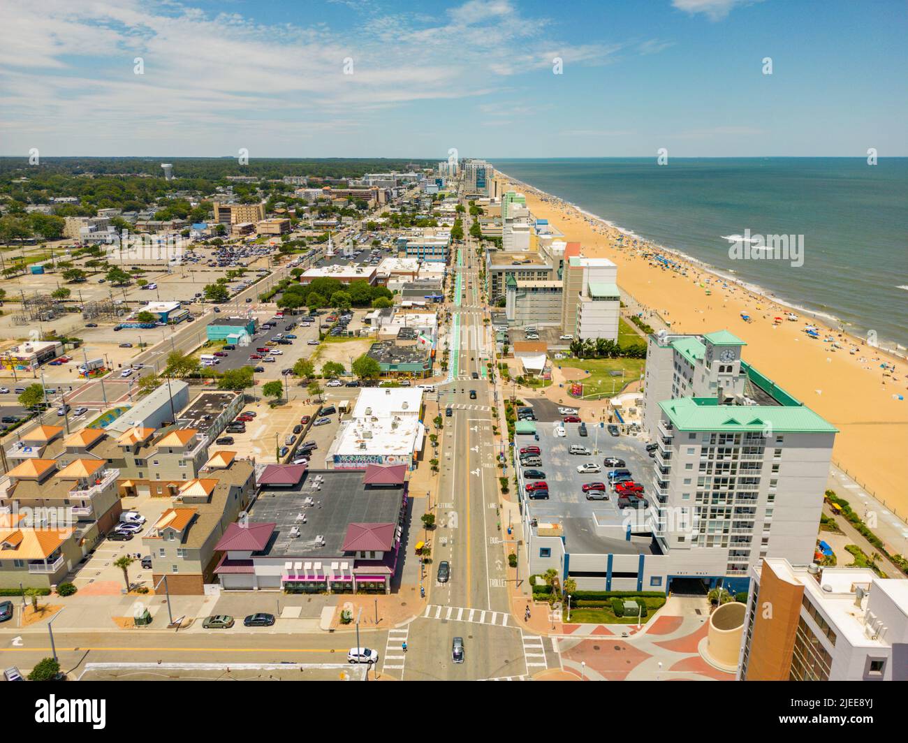 Luftdrohnenfoto von Atlantic Avenue Virginia Beach Stockfoto