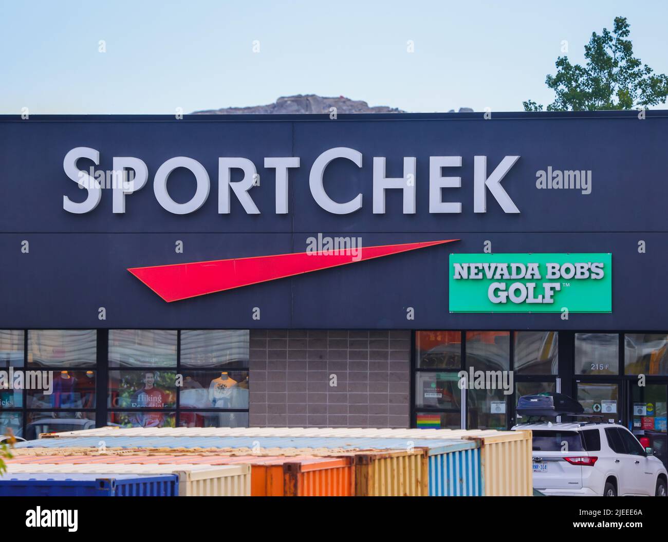 SPORT CHEK Storefront. Es ist der größte kanadische Einzelhändler für Sportbekleidung und Sportausrüstung. HALIFAX, NOVA SCOTIA, KANADA - JUNI 2022 Stockfoto