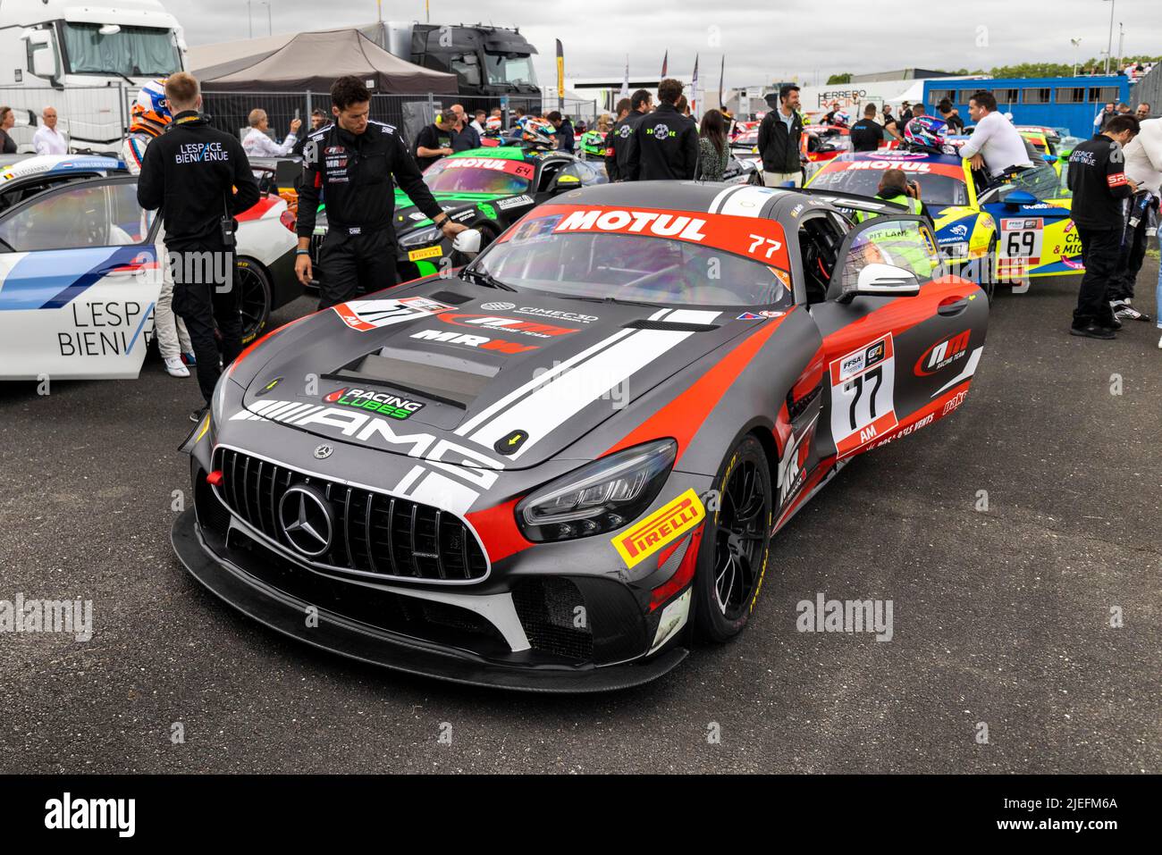 77 ALANIS Eric, DE MARTIN Alberto, NM Racing Team, Mercedes-AMG GT4, Vorgrill beim Rennen 3. des Championnat de France FFSA GT 2022, vom 24. Bis 26. Juni auf dem Circuit d’Albi in Albi, Frankreich - Foto Damien Doumergue / DPPI Stockfoto