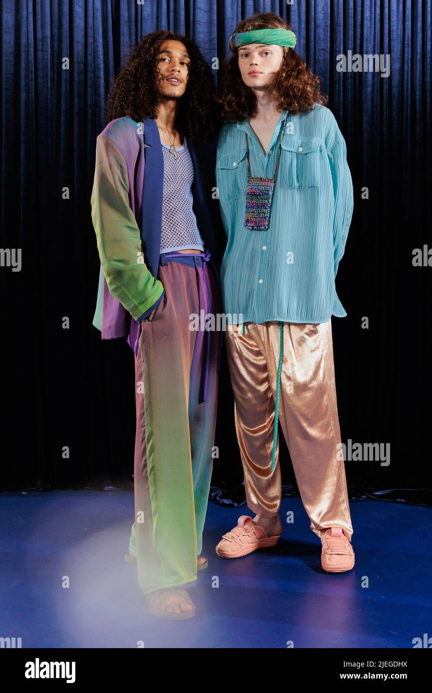 Private Happening von Stephane Ashpool, Rue Cave, Paris, Frankreich am 25. Juni 2022. Musik, Show für die Capsule Kollektion, während der Paris Menswear Fashion Week. Foto von Lea Rener/ABACAPRESS.COM Stockfoto