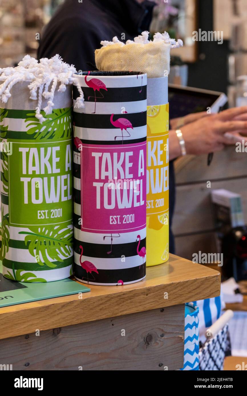 Schwimmartikel werden ausgestellt und verkauft. Stockfoto