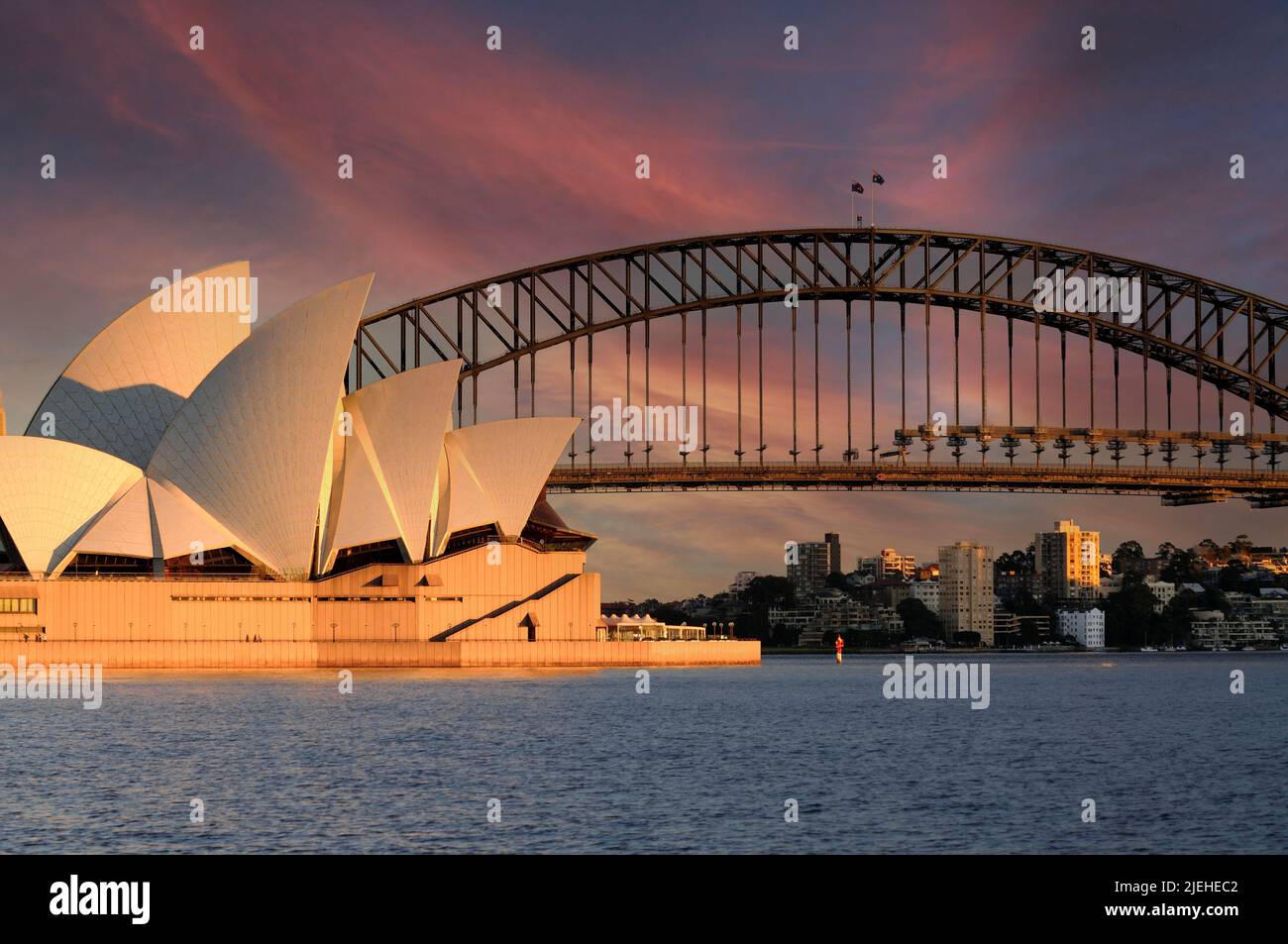 Oper von Sydney von der Harbour Bridge aus gesehen, am frühen Morgen, Sydney, New South Wales, Australien Stockfoto