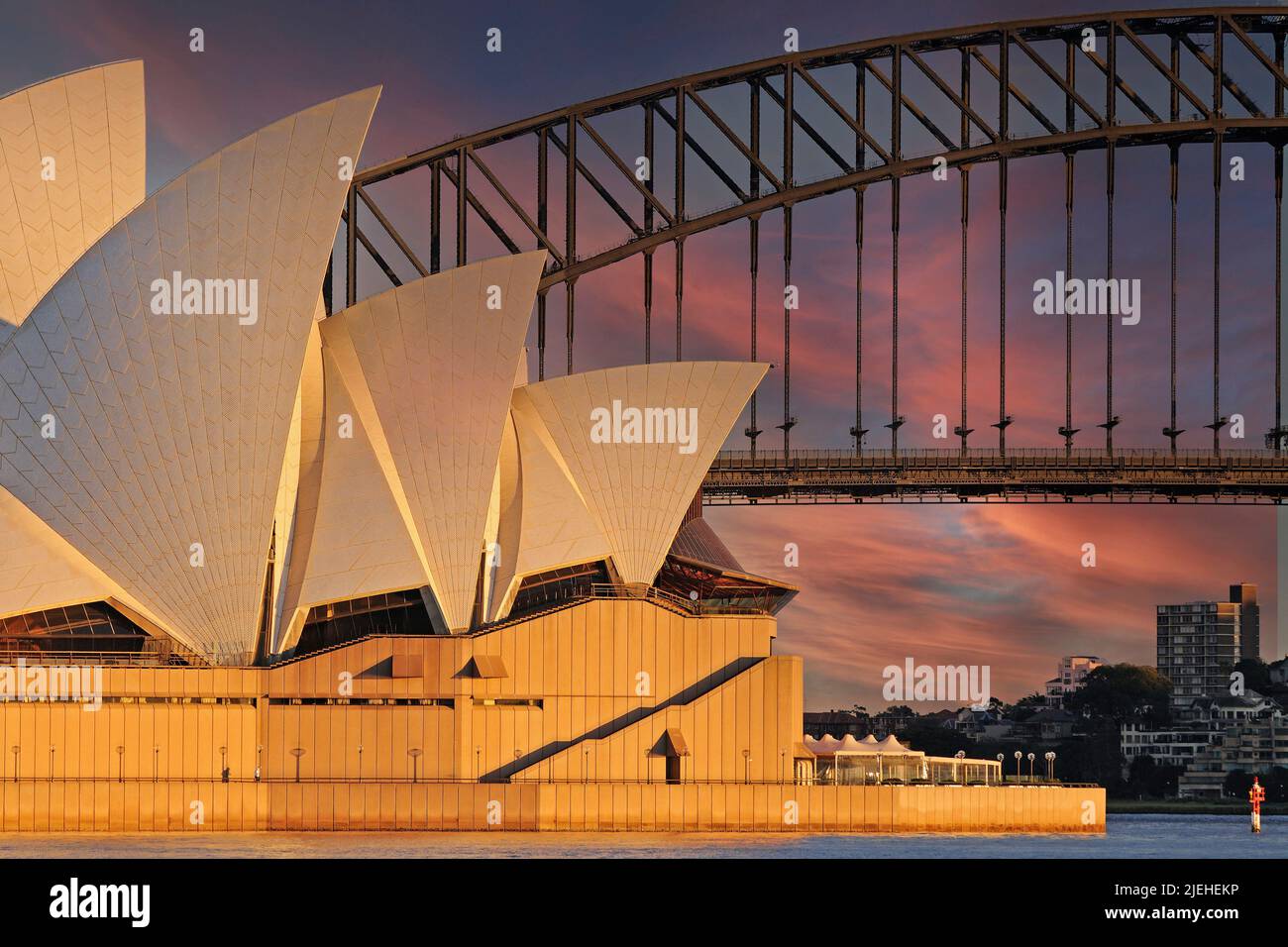 Oper von Sydney von der Harbour Bridge aus gesehen, am frühen Morgen, Sydney, New South Wales, Australien Stockfoto