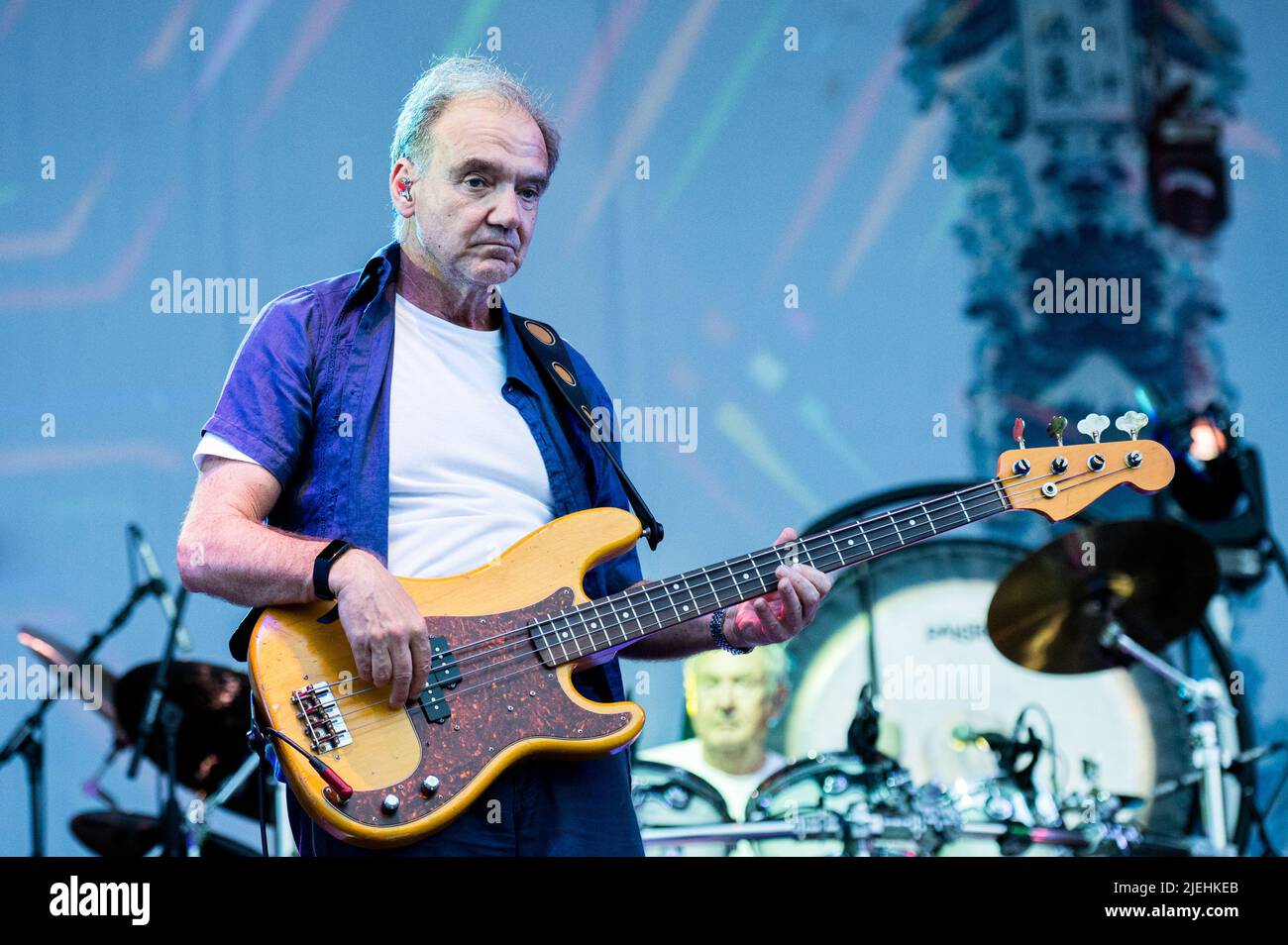 ITALIEN, STUPINIGI, 27. 2022. JUNI: Guy Pratt, Bassist der englischen Rockband „Nick Mason's Saucerful of Secrets“, spielt live auf der Bühne die frühe Musik von Pink Floyd Stockfoto