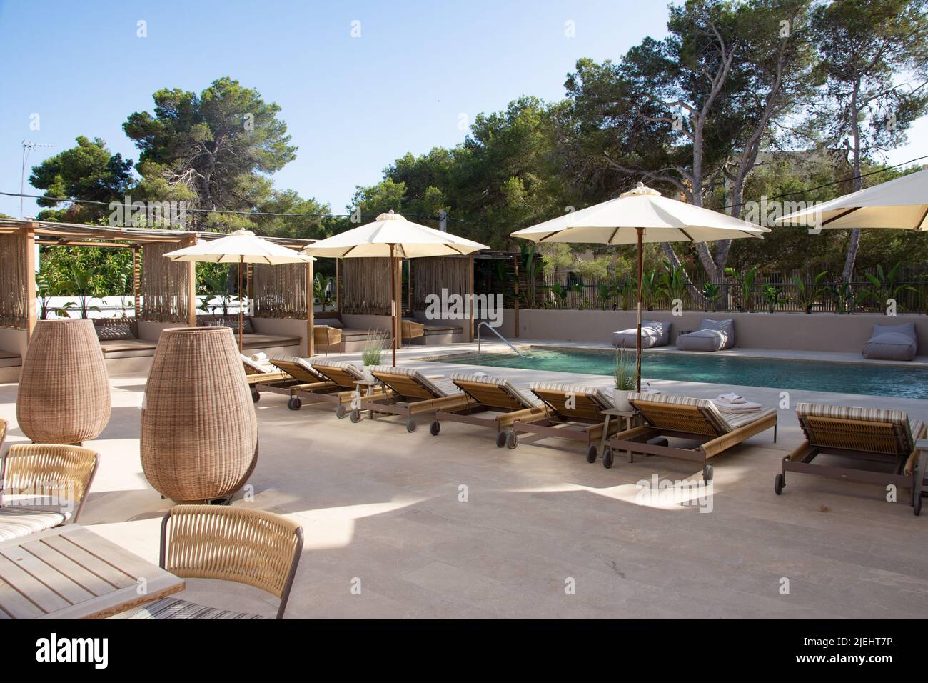 Portocolom, Spanien. 25.. Juni 2022. Blick auf den Pool des neuen 'Barefoot Hotel Mallorca' des deutschen Schauspielers T. Schweiger. Quelle: Ingo Wohlfeil/dpa/Alamy Live News Stockfoto