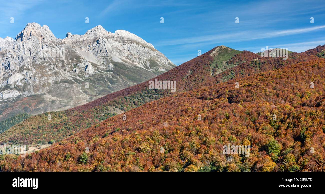 Picos de Europa Berge im Herbst, Spanien Stockfoto