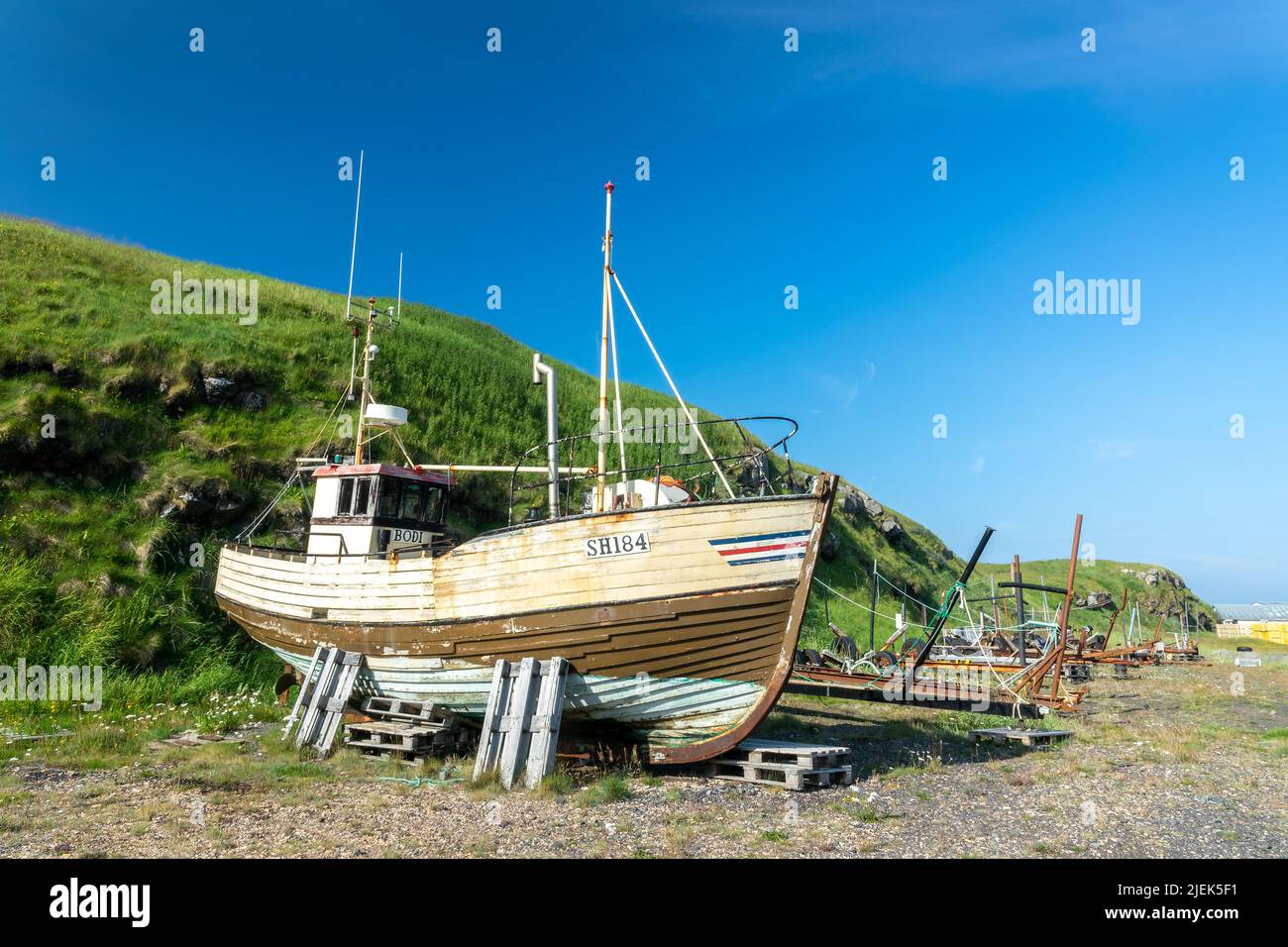 Altes Fischerboot in Hellissandur, Snaefellsnes Halbinsel, Island Stockfoto
