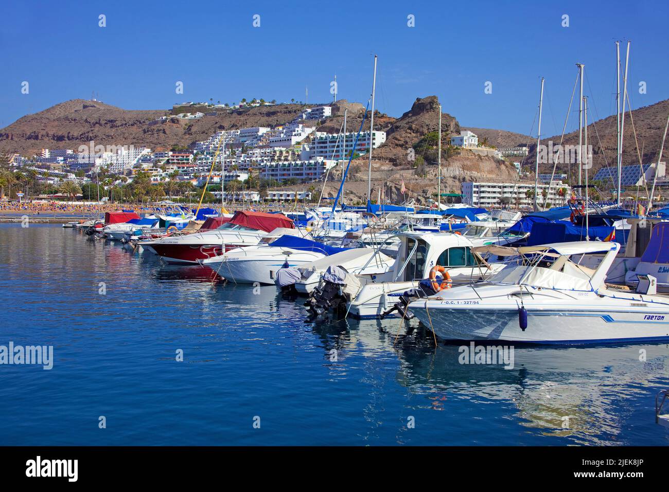 Boote in der Marina von Puerto Rico, Grand Canary, Kanarische Inseln, Spanien, Europa Stockfoto