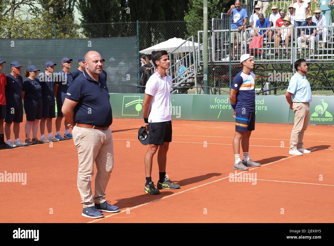 Mailand, Italien. 26.. Juni 2022. Italien, Mailand, 26 2022. juni: Argentiniens Hymne beim Tennisspiel FEDERICO CORIA (ARG) gegen FRANCESCO PASSARO (ITA) Finale ATP Challenger Mailand im Aspria Harbour Club (Foto von Fabrizio Andrea Bertani/Pacific Press/Sipa USA) Credit: SIPA USA/Alamy Live News Stockfoto