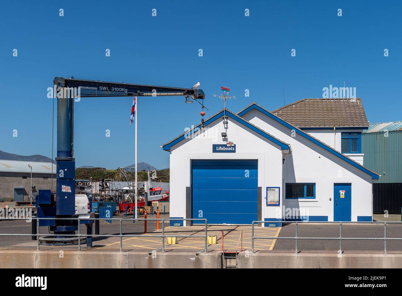 RNLI Rettungsboot Station in Kilkeel Harbour, County Down, Nordirland, Großbritannien. Stockfoto