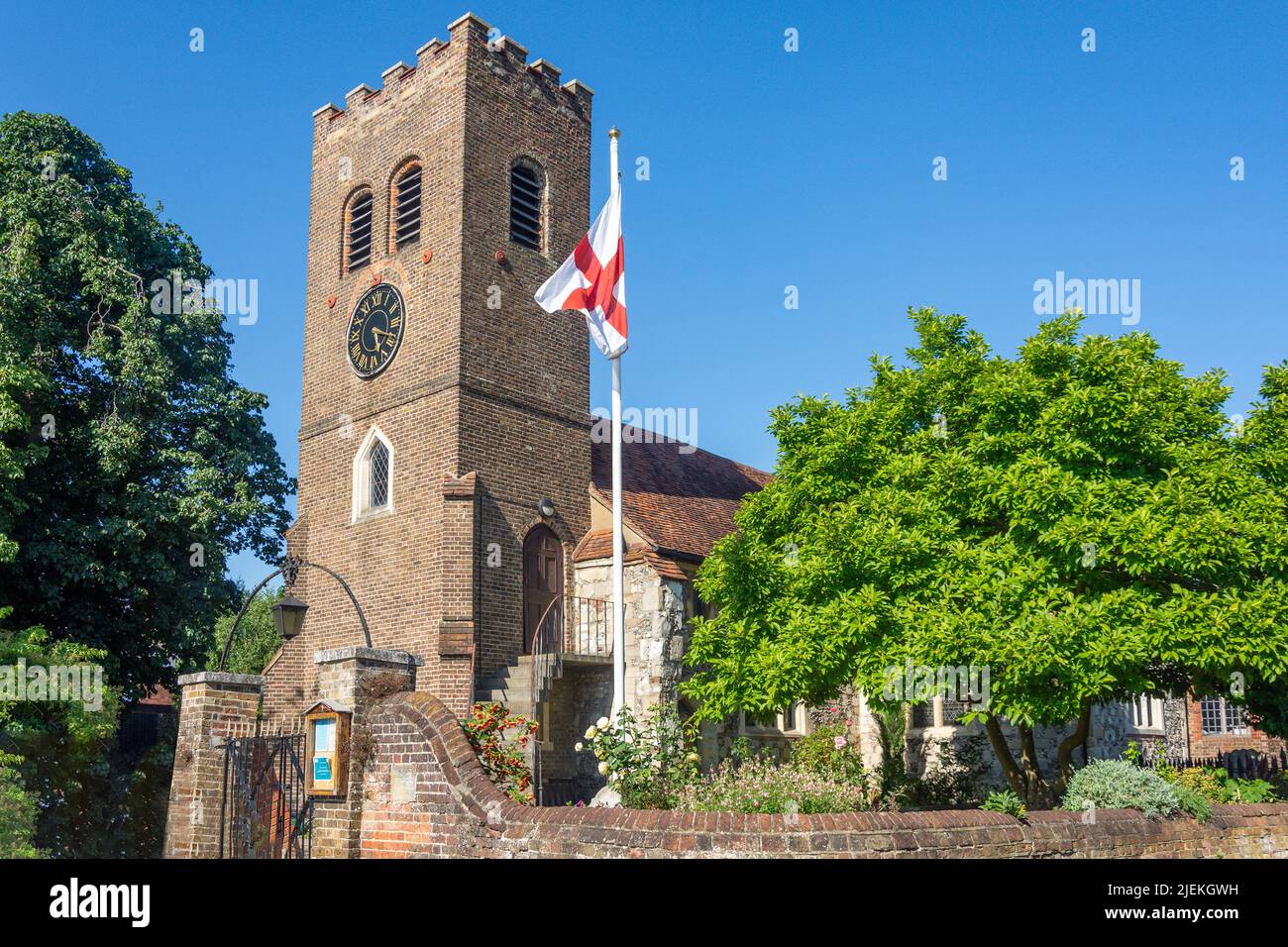 St. Nicholja Church, Church Square, Old Shepperton, Shepperton, Surrey, England, Vereinigtes Königreich Stockfoto