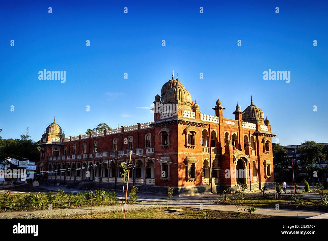 Mahatma Gandhi Hall. Ghanta Ghar, Indore, Madhya Pradesh. Auch bekannt als King Edward Hall. Indische Architektur. Stockfoto