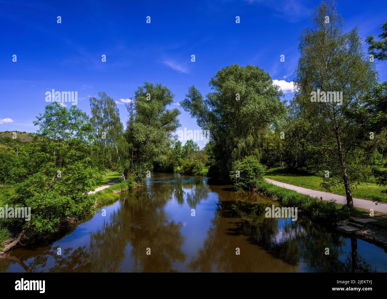 Idyllische Landschaft an der Altmühl in Bayern Stockfoto
