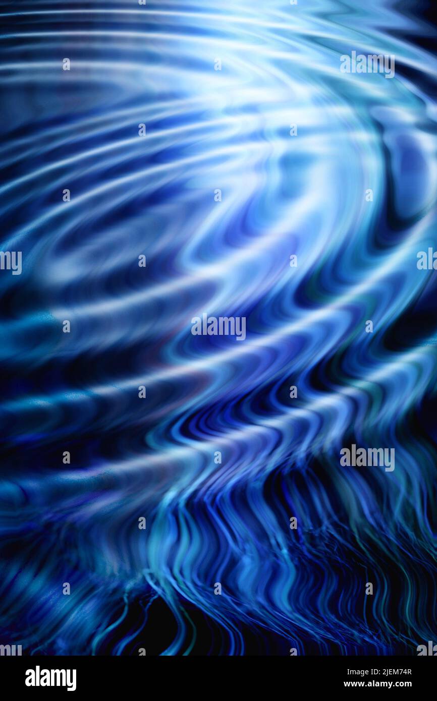 Darstellung von Lichtstrahlen mit Welleneffekt vor dunklem Hintergrund. Abstrakte Kreise und spiralförmige Zickzacklinien in Blautönen. Blau gewellt Stockfoto
