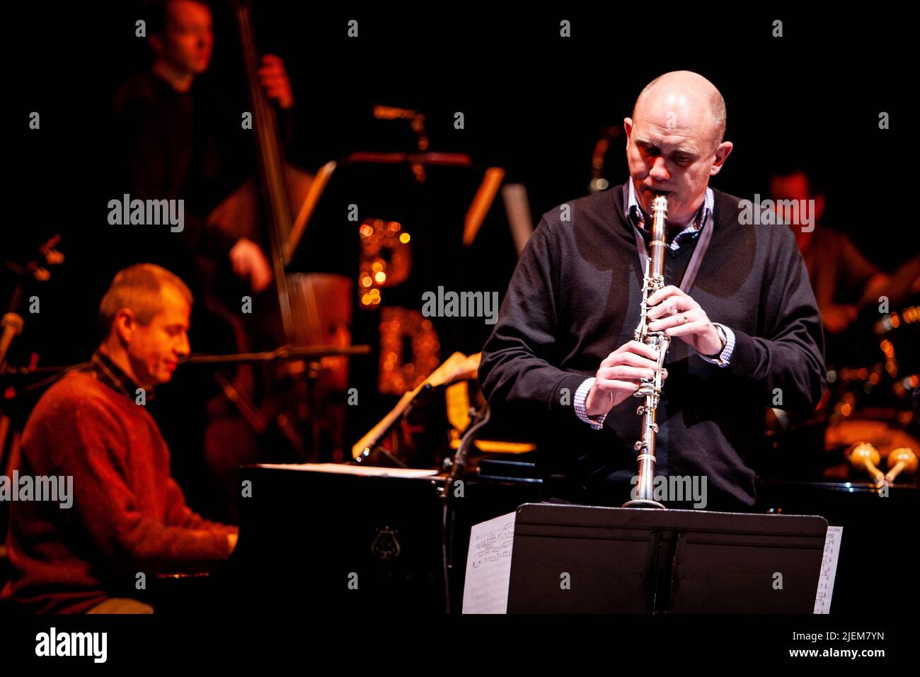 Big Band: Solo-Klarinettist. Aus einer Reihe von Bildern von Musikern in einer Swing Jazz Band. Stockfoto