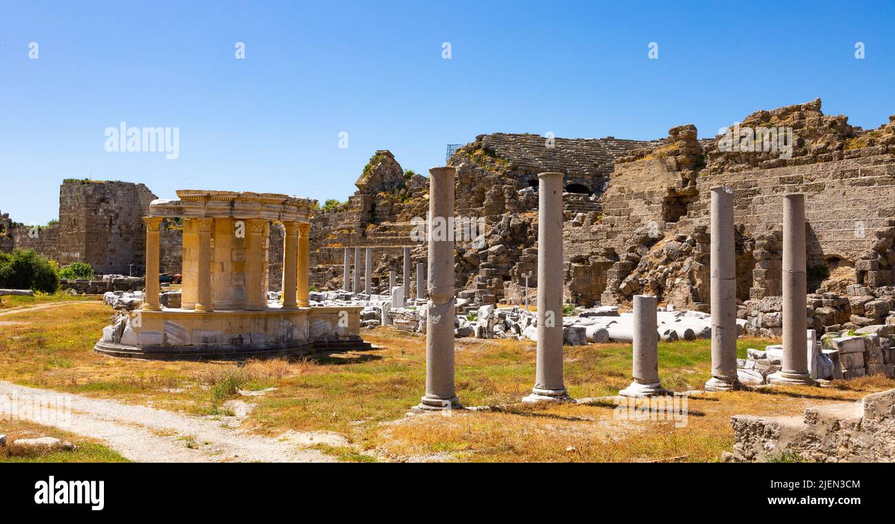 Ruinen des antiken römischen Theaters in der Stadt Side, Türkei Stockfoto