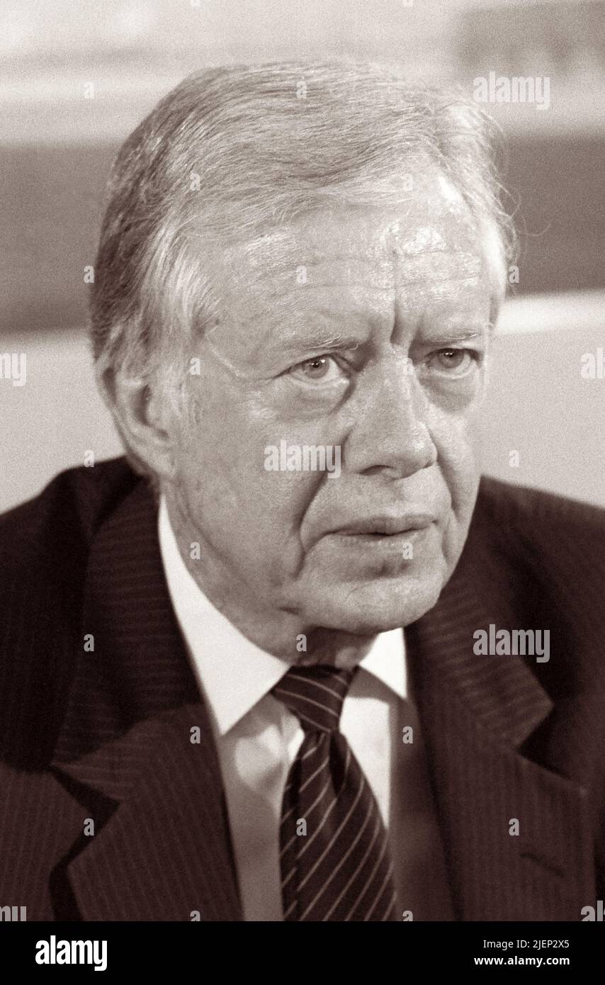 Der ehemalige US-Präsident Jimmy Carter bei einer Pressekonferenz am 11. Oktober 1988 in den Niederlanden. Stockfoto
