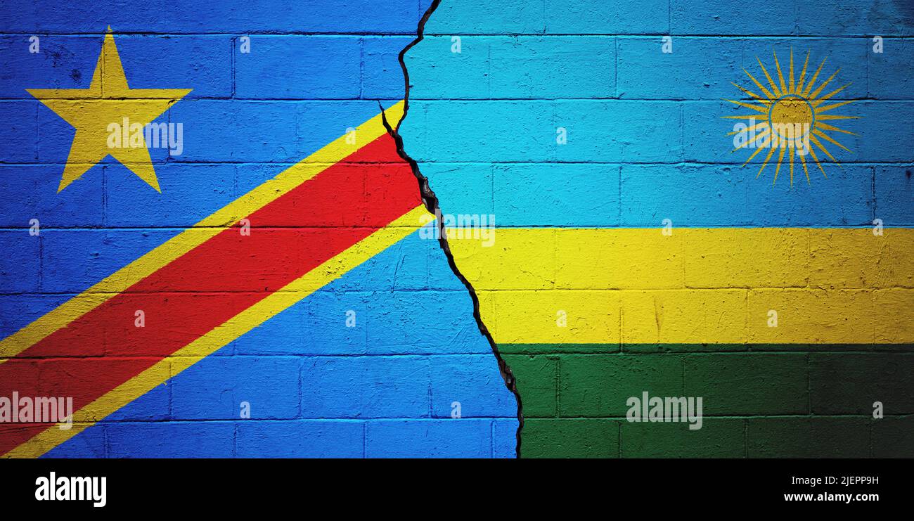Rissige Ziegelwand mit einer Flagge der Demokratischen Republik Kongo auf der linken Seite und einer Flagge von Ruanda auf der rechten Seite bemalt. Stockfoto