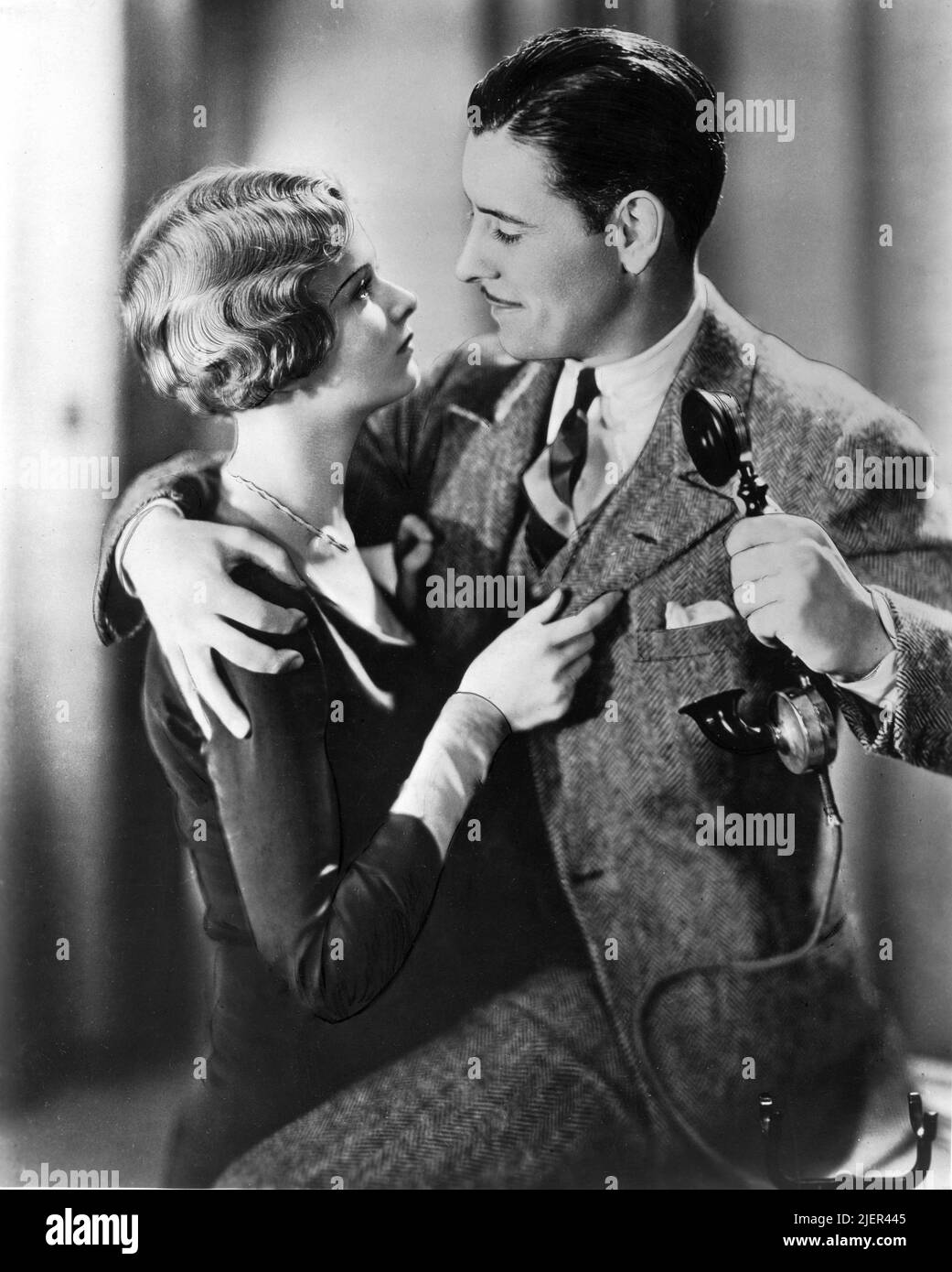 JOAN BENNETT und RONALD COLMAN in BULLDOG DRUMMOND 1929 Regisseur F. RICHARD JONES basierend auf dem internationalen Bühnenerfolg von Herman C. McNeile ('Sapper'), adaptiert für den Talking Screen von Sidney Howard The Samuel Goldwyn Company / United Artists Stockfoto