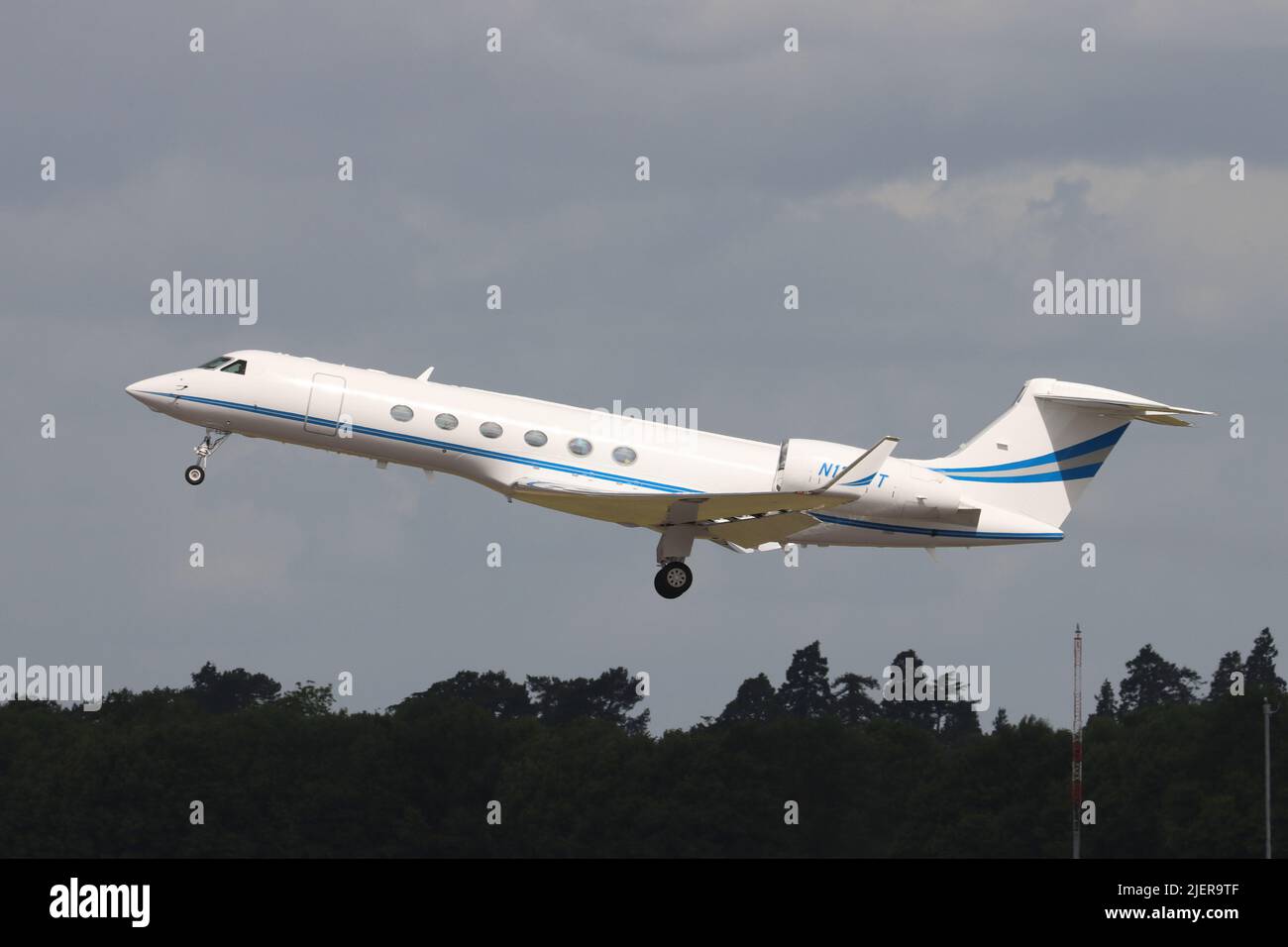 N123FT, 1998 Gulfstream Aerospace G-V, Abflug Flughafen Stansted, Essex, Großbritannien Stockfoto