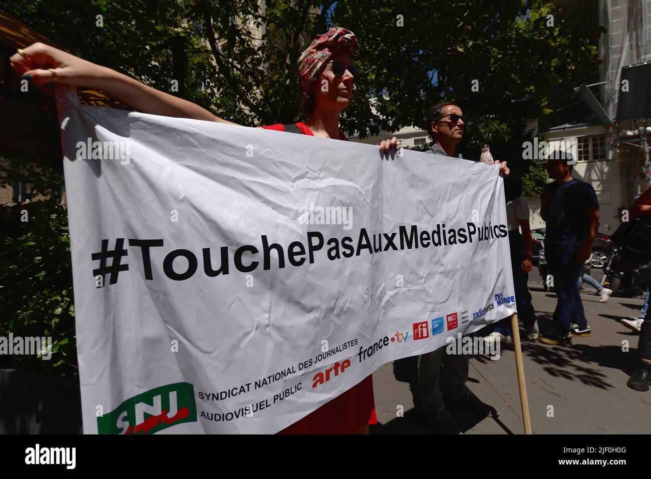 Journée de Grève et de Manifestation à Paris pour les salariés de l'audiovisuel public qui ont protesté contre la suppression de la redevance télé. Stockfoto