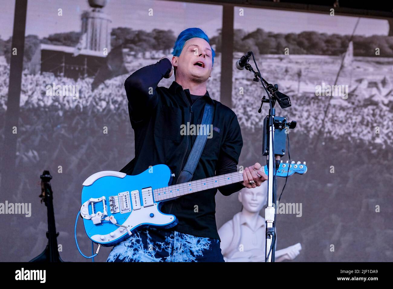 Pilton, Somerset, Großbritannien. 26.. Juni 2022. Der Singer Songwriter und Gitarrist John Anthony White, ne Gillis, allgemein bekannt als Jack White III, Garagenrevivalist, tritt live auf der Park Stage beim Glastonbury Festival auf. Er ist 12-maliger Grammy-Gewinner und ehemaliger Frontmann des amerikanischen Rockband-Duos The White Stripes. (Bild: © Dawn Fletcher-Park/SOPA Images via ZUMA Press Wire) Stockfoto